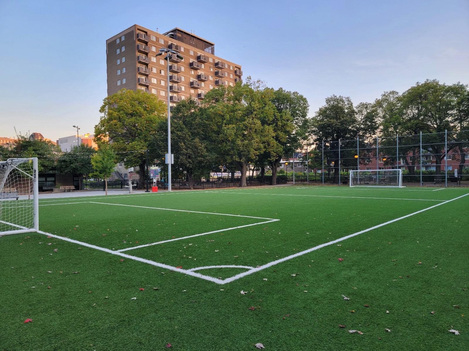 Parc Toussaint-Louverture banner image